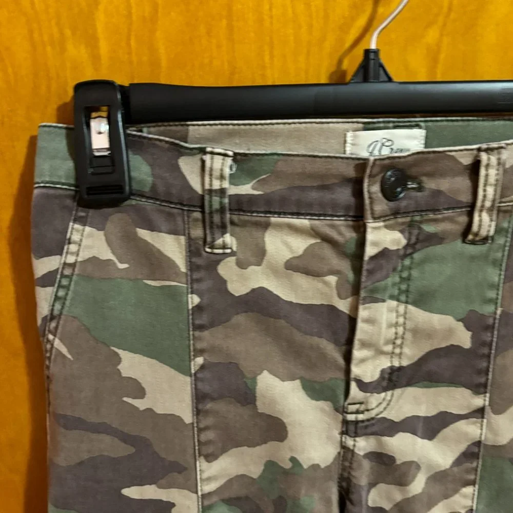 J. Crew Camo High Rise‎ Pants Vintage Straight Cargo Jeans Size Crop Leg Size 25